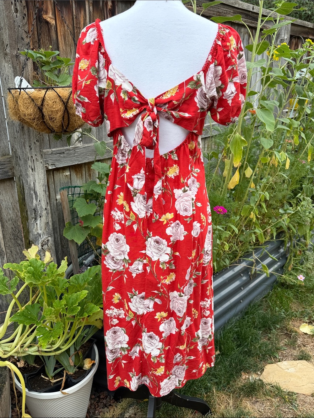As U Wish Floral Midi Dress in Red Med EUC - Picture 6 of 7